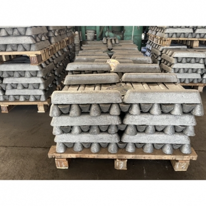 倉庫堆放小鋼錠批次原料,耀鐽股份有限公司穩定供應高純度鑄造鋼錠 倉庫堆放小鋼錠批次原料,耀鐽股份有限公司穩定供應高純度鑄造鋼錠